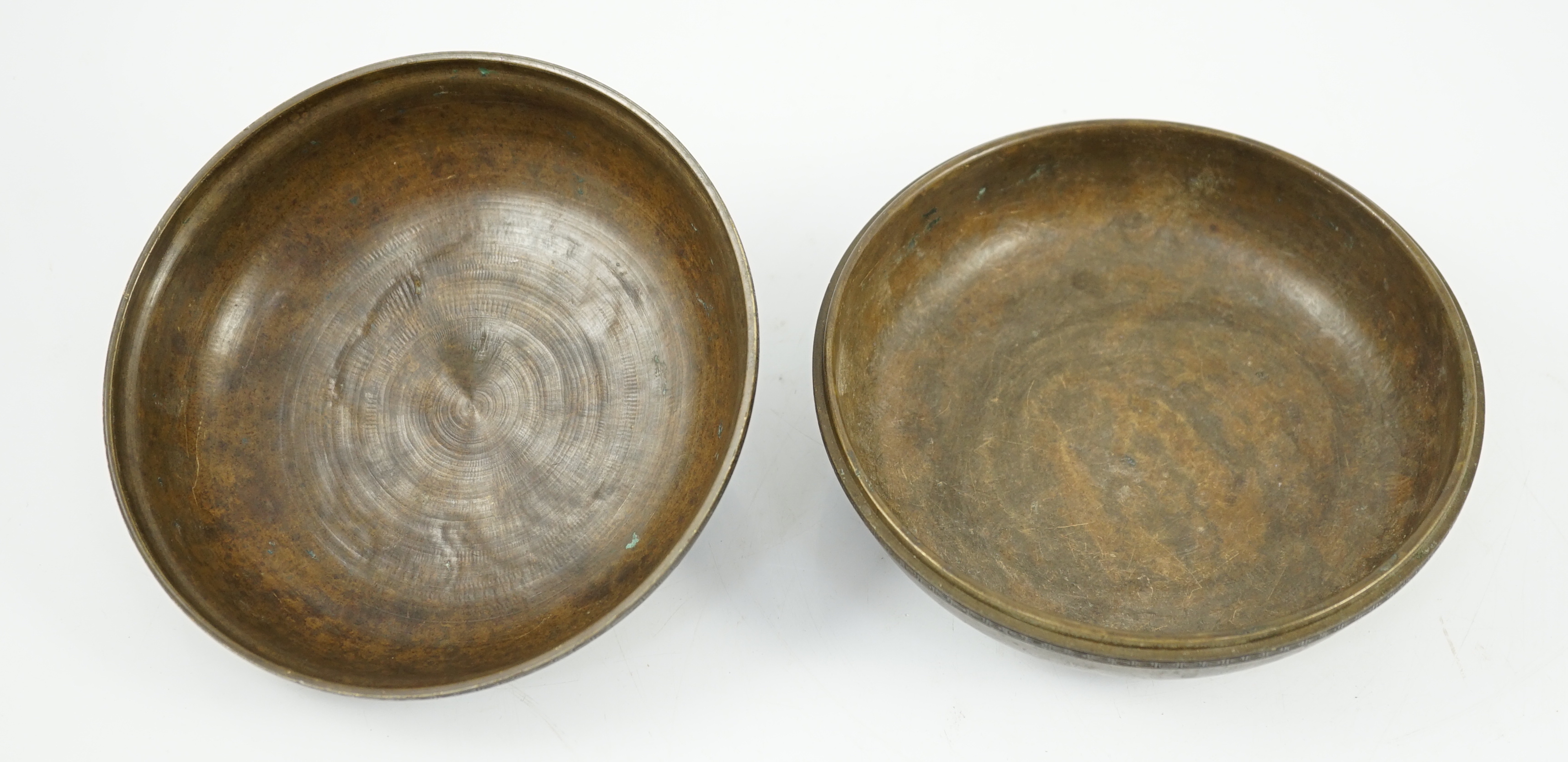 A Chinese bronze 'dragon' circular incense box and cover, Xuande seal mark, 18th/19th century